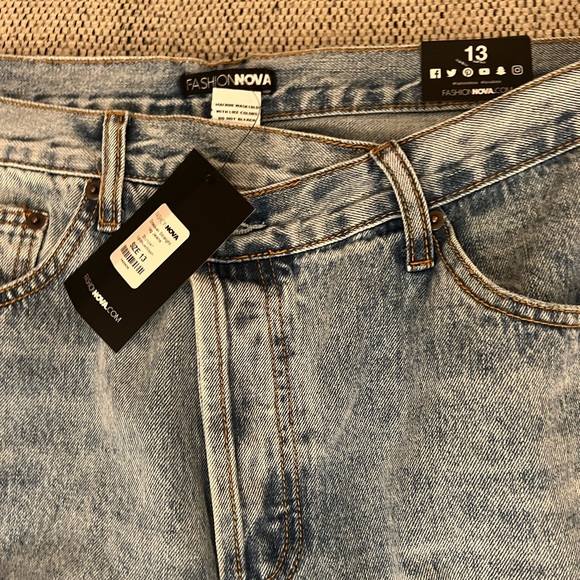Fashion Nova Crossover Straight Leg Jeans - Picture 4 of 4